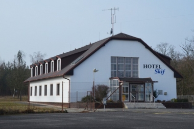 Hotel a hostel Labe aréna Račice