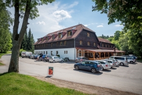 Balónový hotel a pivovar - restaurace