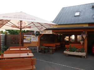 Cyklobar a penzion 100dola - restaurace